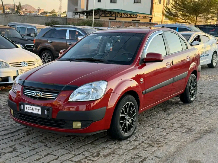 Kia Pride - location voiture Antananarivo Madagascar